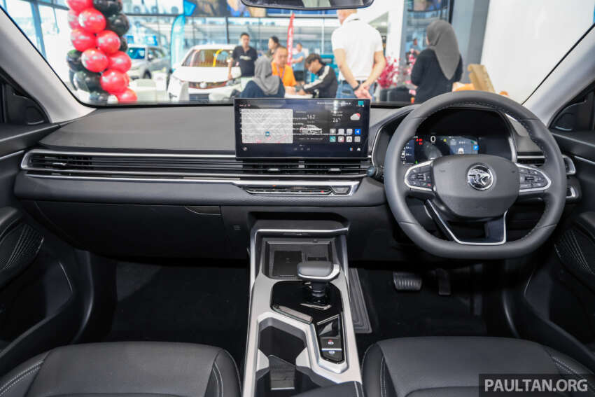 Proton S70 MC1 2026 ditunjuk penuh — tempahan kini dibuka; 1.5 Turbo 4-silinder i-GT, 0-100 km/j 7.5 saat 2038211