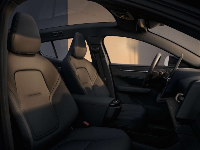 Volvo EX30 updated for MY2026 – entry-level 150 PS powertrain added, up to 476 km WLTP; new UX, V2L 2044127