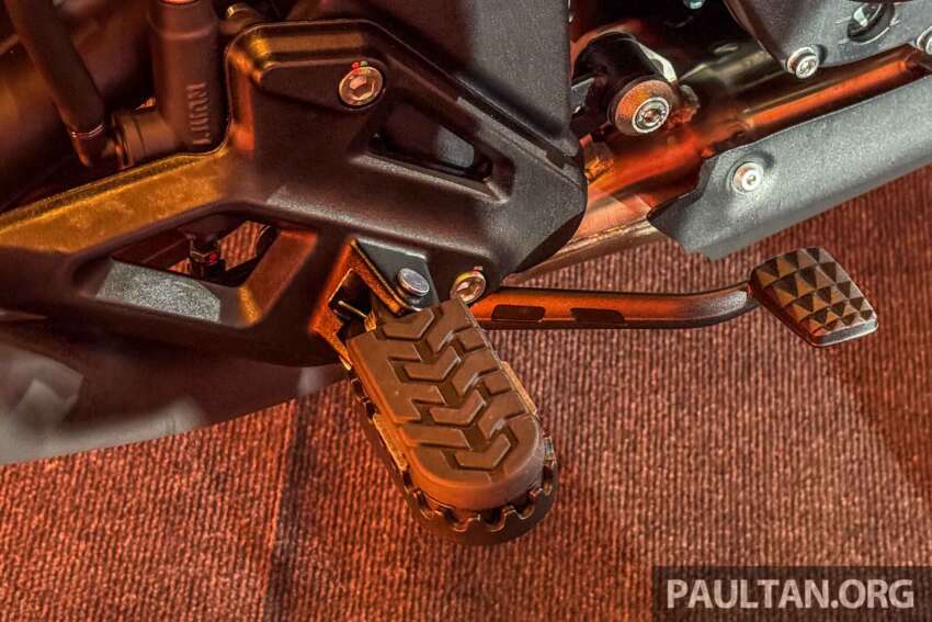 Brixton Crossfire Storr 500 dilancarkan untuk pasaran Malaysia – dua silinder 486 cc, RM30k termasuk beg 2035484