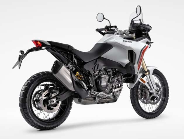 Ducati DesertX 2026 diperkenal – banyak bahagian baru termasuk casis dan enjin V2, 110 hp, enam mod