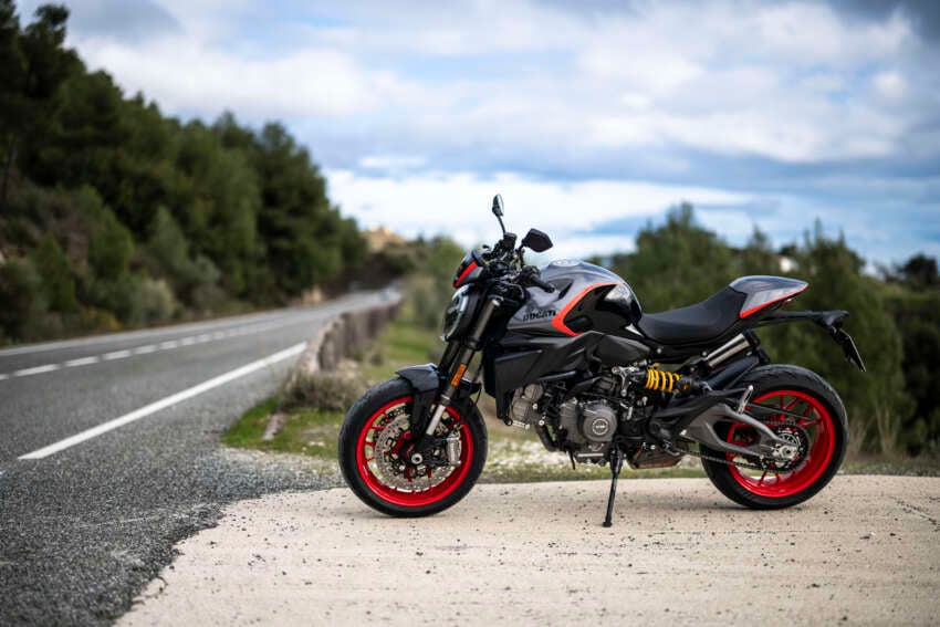 2026 Ducati Monster comes in new Sport Livery 2054155