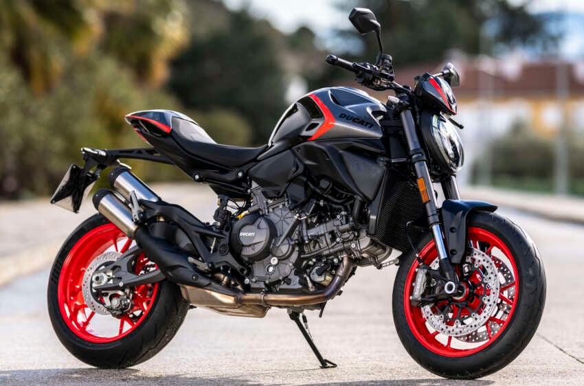 2026 Ducati Monster comes in new Sport Livery 2054157