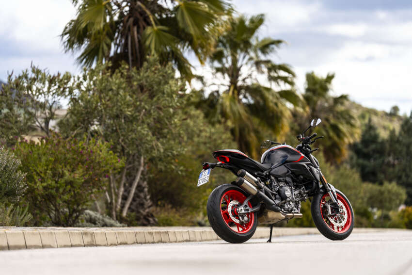 2026 Ducati Monster comes in new Sport Livery 2054169