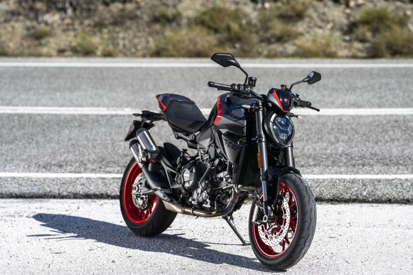 2026 Ducati Monster comes in new Sport Livery 2054170