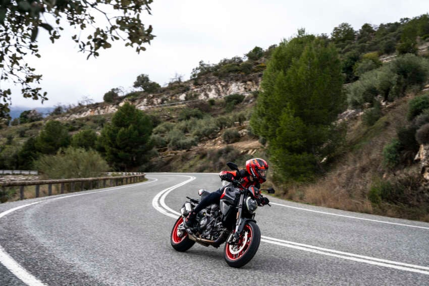 2026 Ducati Monster comes in new Sport Livery 2054176