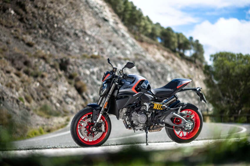 2026 Ducati Monster comes in new Sport Livery 2054147