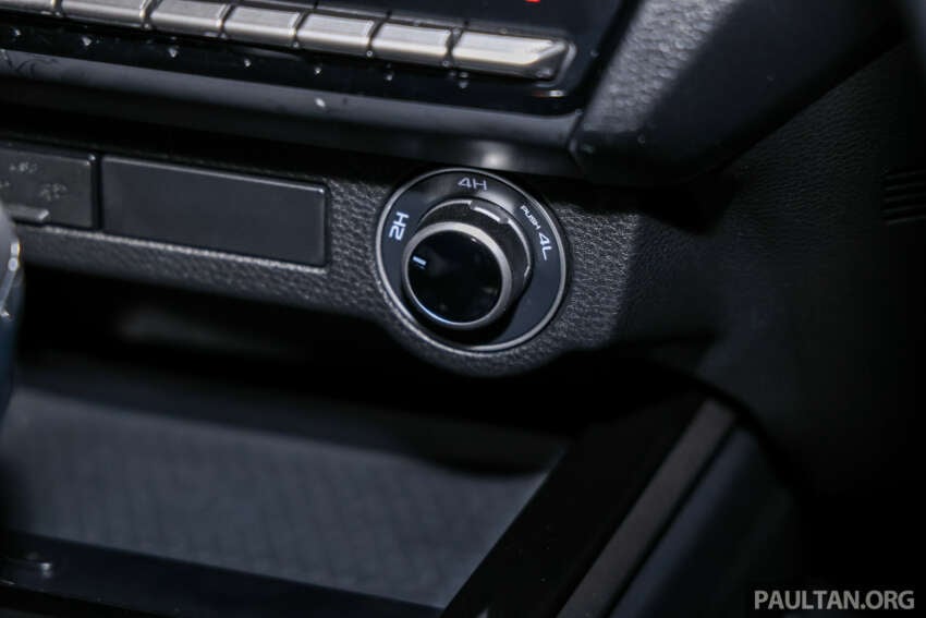 Isuzu D-Max 2026 dilancar di M’sia — 2.2L turbodiesel baru, 163 PS/400 Nm, auto 8-kelajuan; RM103k-RM163k 2059345