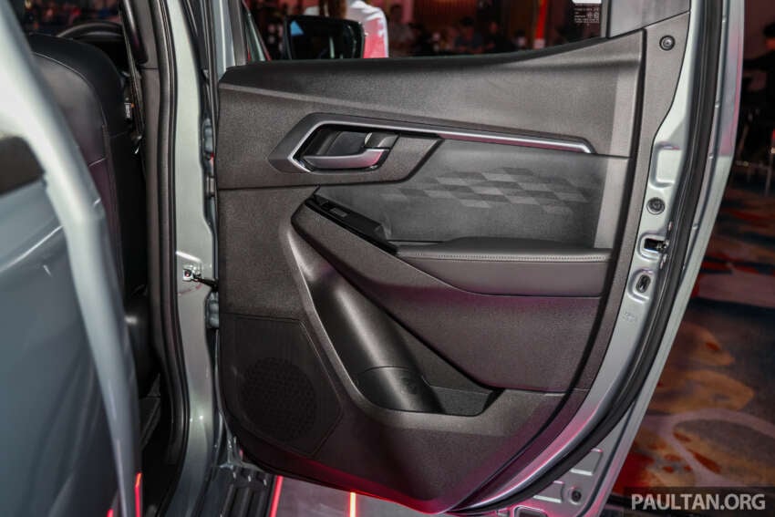 Isuzu D-Max 2026 dilancar di M’sia — 2.2L turbodiesel baru, 163 PS/400 Nm, auto 8-kelajuan; RM103k-RM163k 2059365