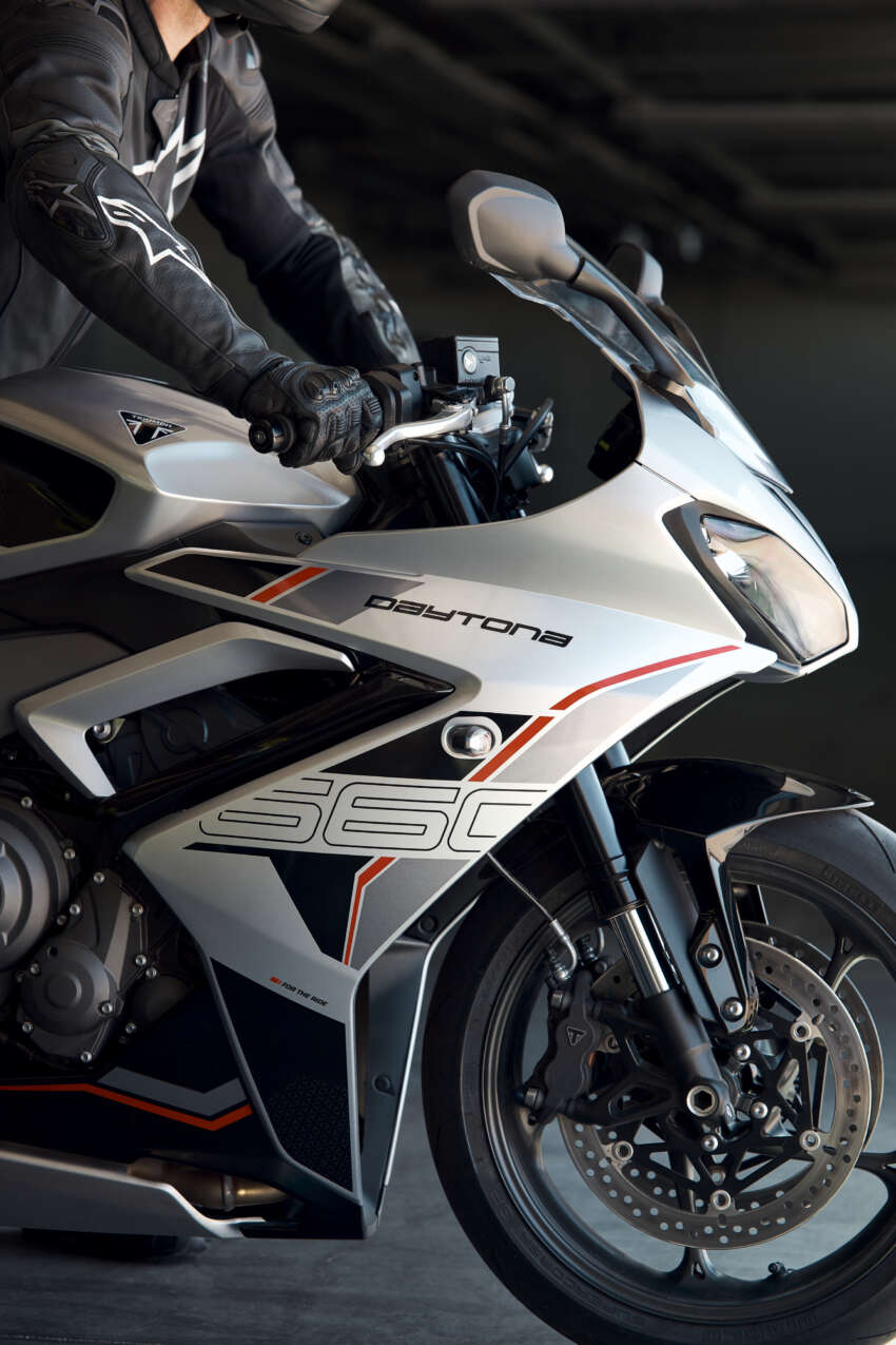 2026 Triumph Daytona 660 updated – now with adjustable Showa forks, Triumph quickshifter 2055265