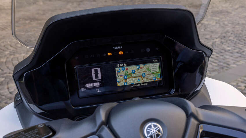 2026 Yamaha Tricity 300 scooter for Europe – three wheels, standing assist, foot brake and airbag 2052688