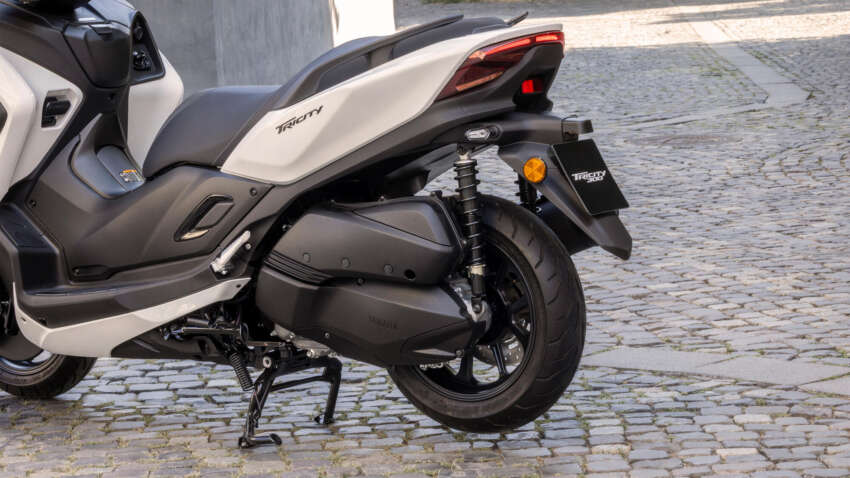 2026 Yamaha Tricity 300 scooter for Europe – three wheels, standing assist, foot brake and airbag 2052689