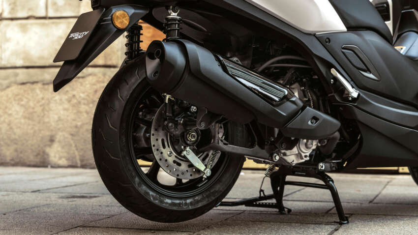 2026 Yamaha Tricity 300 scooter for Europe – three wheels, standing assist, foot brake and airbag 2052678
