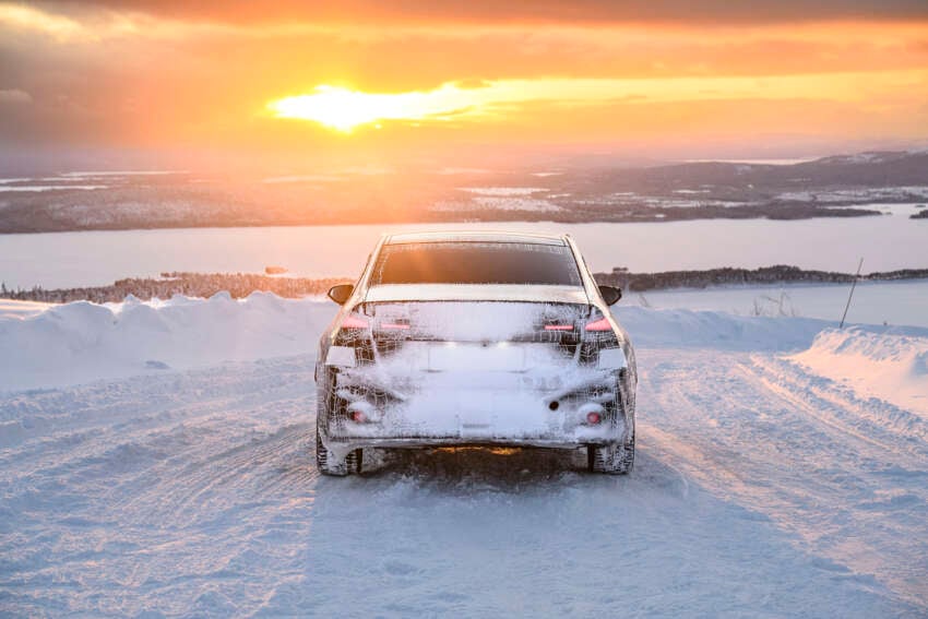 2026 BMW i3 teased, Mar 18 reveal – NA0 3 Series EV, 800V, up to 469 PS, 645 Nm, 400 kW DC fast charging 2047825