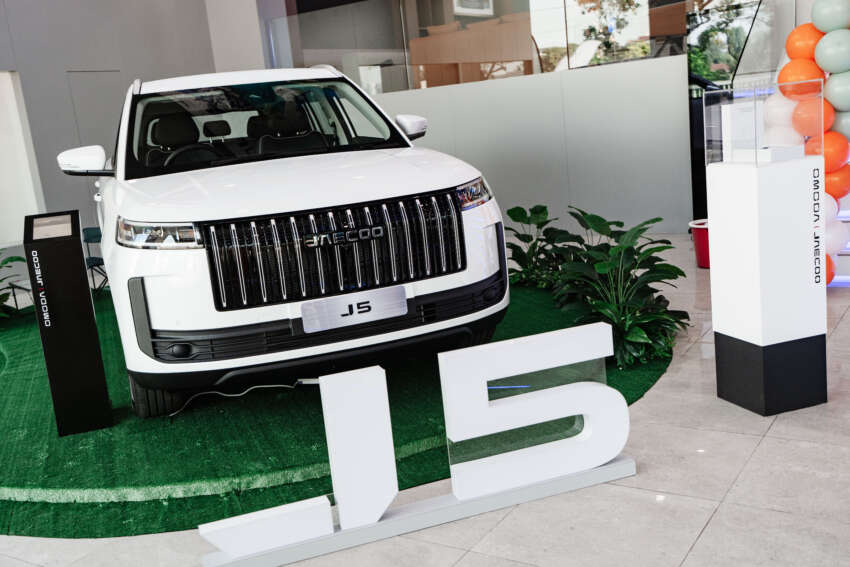 Buy a Jaecoo J5 from Omoda Jaecoo Carro, enjoy launch package worth RM8k including RM3k Duit Raya 2049413