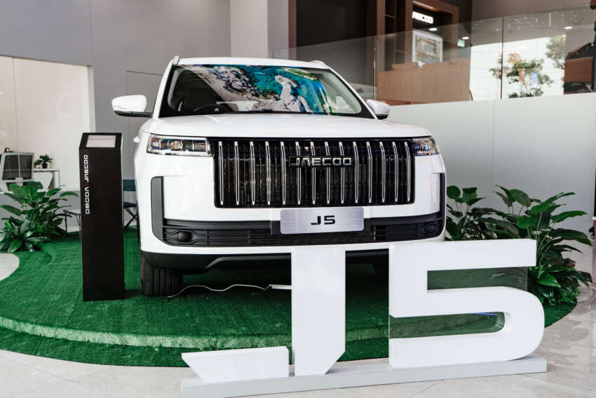 Buy a Jaecoo J5 from Omoda Jaecoo Carro, enjoy launch package worth RM8k including RM3k Duit Raya 2049415