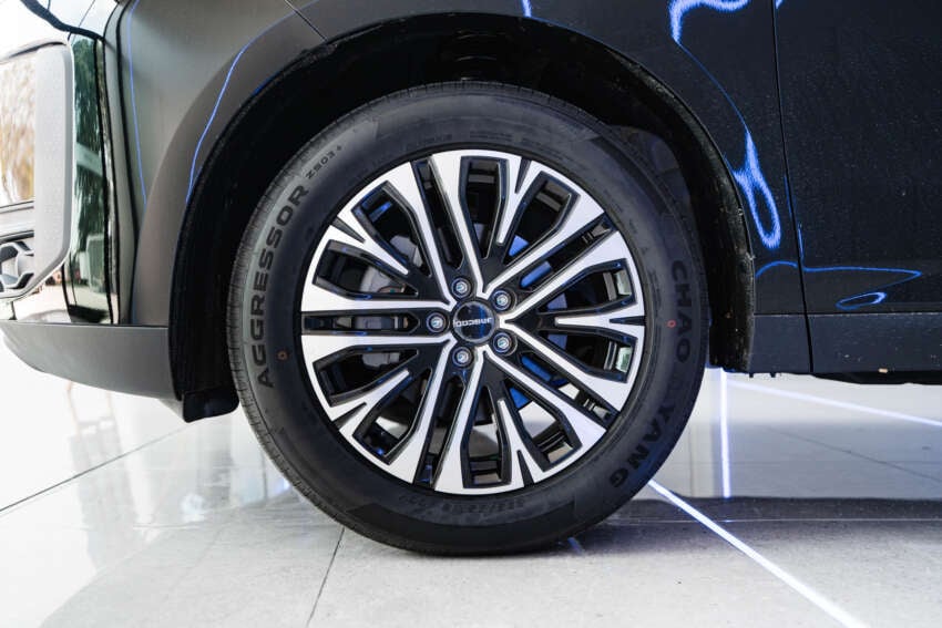 Buy a Jaecoo J5 from Omoda Jaecoo Carro, enjoy launch package worth RM8k including RM3k Duit Raya 2049434