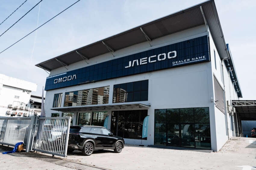 Buy a Jaecoo J5 from Omoda Jaecoo Carro, enjoy launch package worth RM8k including RM3k Duit Raya 2049407