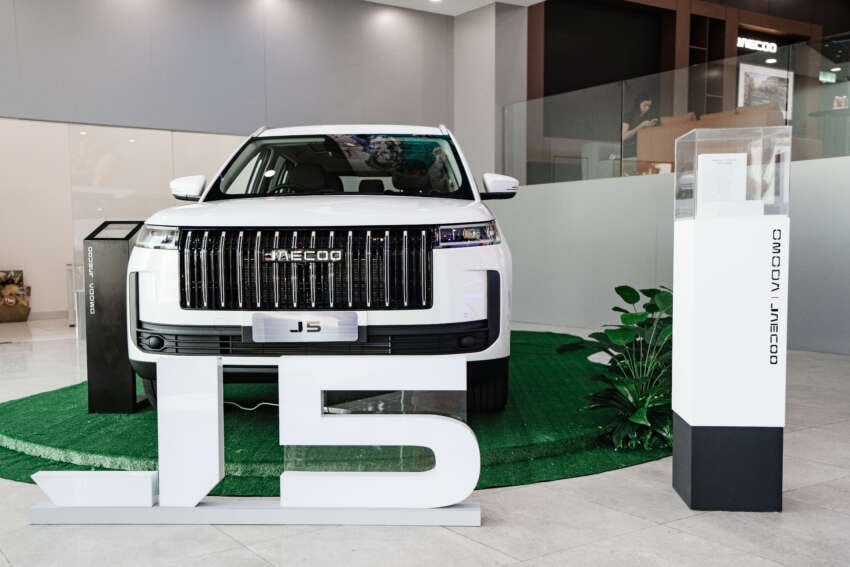 Buy a Jaecoo J5 from Omoda Jaecoo Carro, enjoy launch package worth RM8k including RM3k Duit Raya 2049409