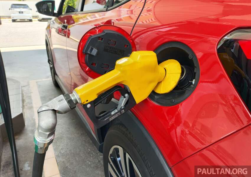 Malaysia continues fuel subsidy while ASEAN neighbours go to four-day work week and car pooling 2051554