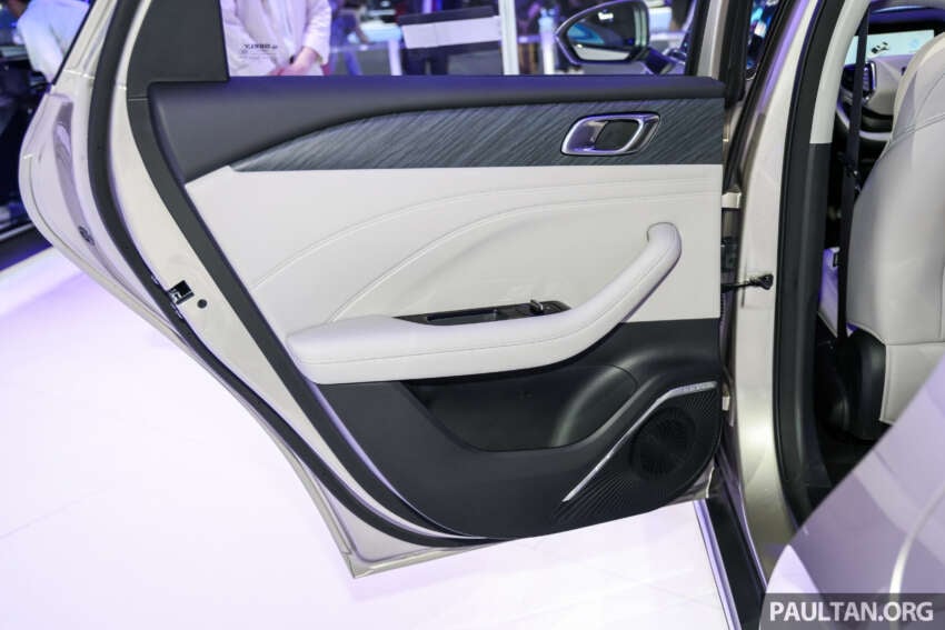 Geely Galaxy Starshine 6 in Beijing – PHEV version of Emgrand; next Proton S70, future Proton eMas sedan? 2072051