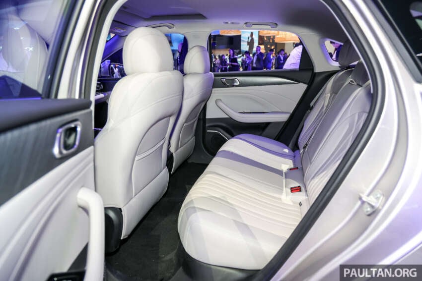 Geely Galaxy Starshine 6 in Beijing – PHEV version of Emgrand; next Proton S70, future Proton eMas sedan? 2072052