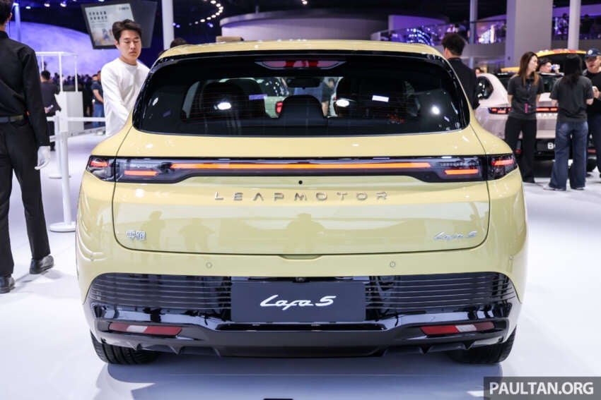 Leapmotor B05 confirmed for UK, Australia – will ASEAN get the Golf-class Lafa 5 EV hatch after B03X? 2071875