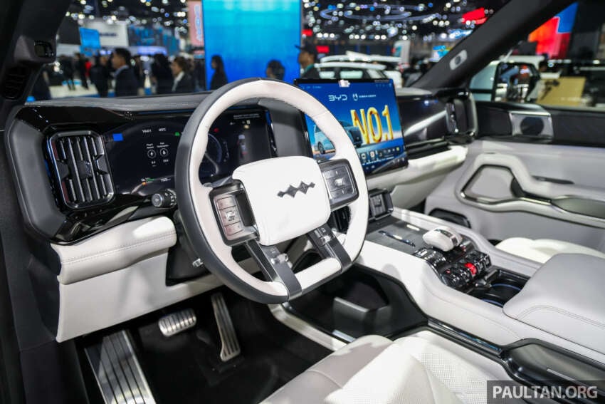 Denza B8 dibuka untuk ROI di M’sia — 4×4 PHEV 3-baris, 748 PS/760 Nm, 125 km jarak EV CLTC 2059658