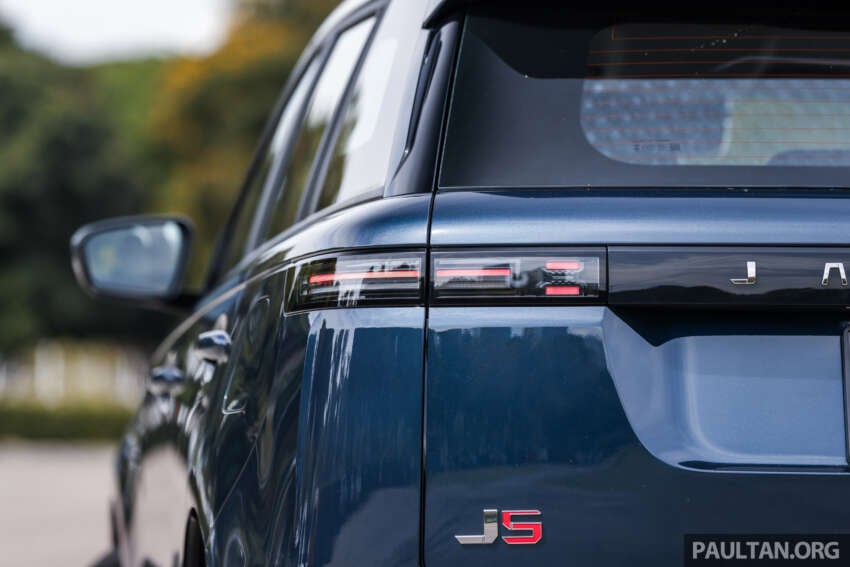 Jaecoo J5 in Malaysia – B-segment SUV with Level 2 ADAS, TÜV-certified pet-friendly upholstery; RM108k 2064980