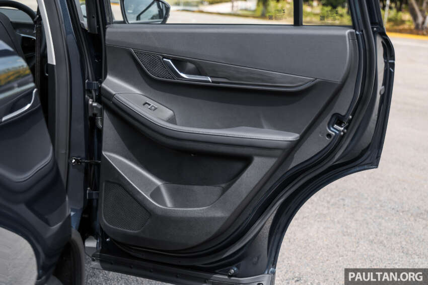 Jaecoo J5 in Malaysia – B-segment SUV with Level 2 ADAS, TÜV-certified pet-friendly upholstery; RM108k 2065070