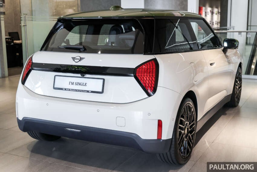 2026 MINI Paul Smith Edition full gallery in Malaysia – based on Cooper SE EV; limited units, from RM222k 2061324