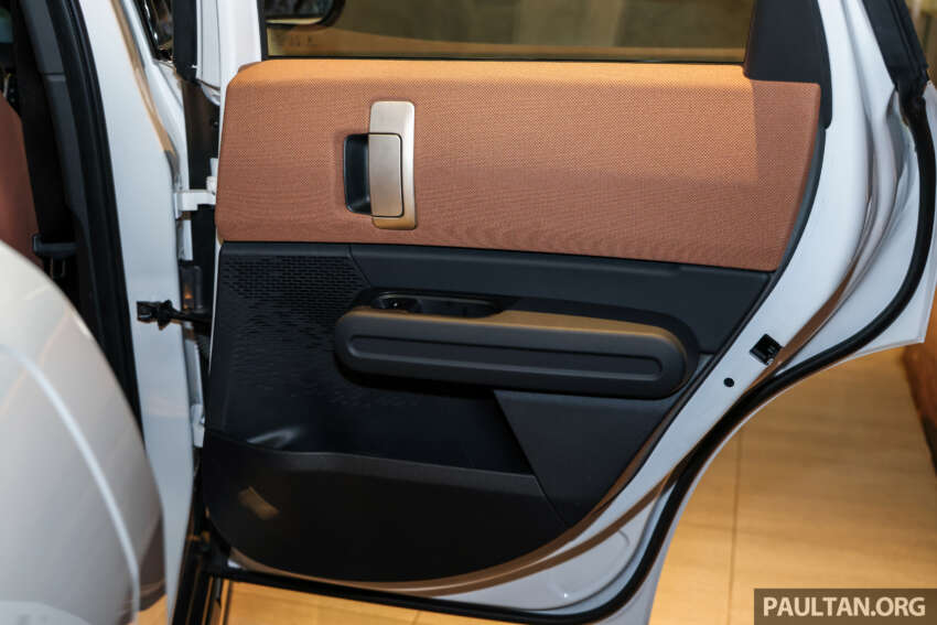 Stand out with the limited edition MINI Countryman S Shadowline and Stealth, exclusive to Auto Bavaria! 2061651