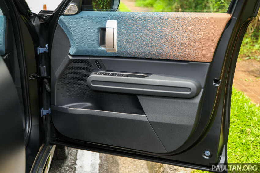 Stand out with the limited edition MINI Countryman S Shadowline and Stealth, exclusive to Auto Bavaria! 2061670