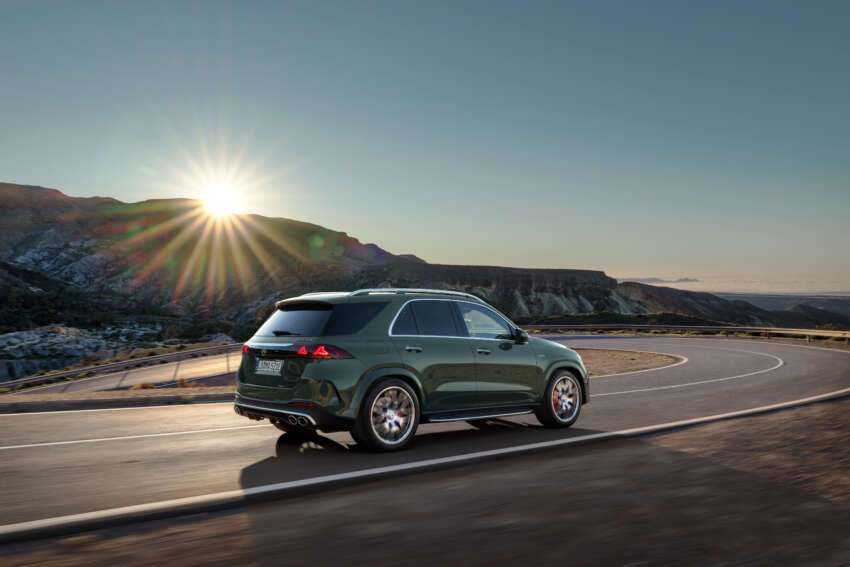 2026 Mercedes-Benz GLE, GLS facelifts – full-width Superscreen, 4.0L flat-plane V8; 585 PS AMG PHEV 2060005