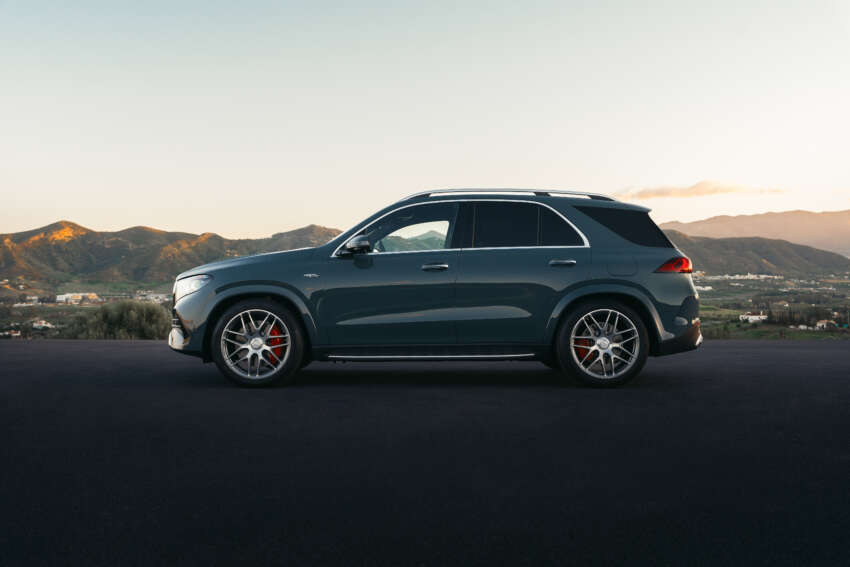 2026 Mercedes-Benz GLE, GLS facelifts – full-width Superscreen, 4.0L flat-plane V8; 585 PS AMG PHEV 2060010