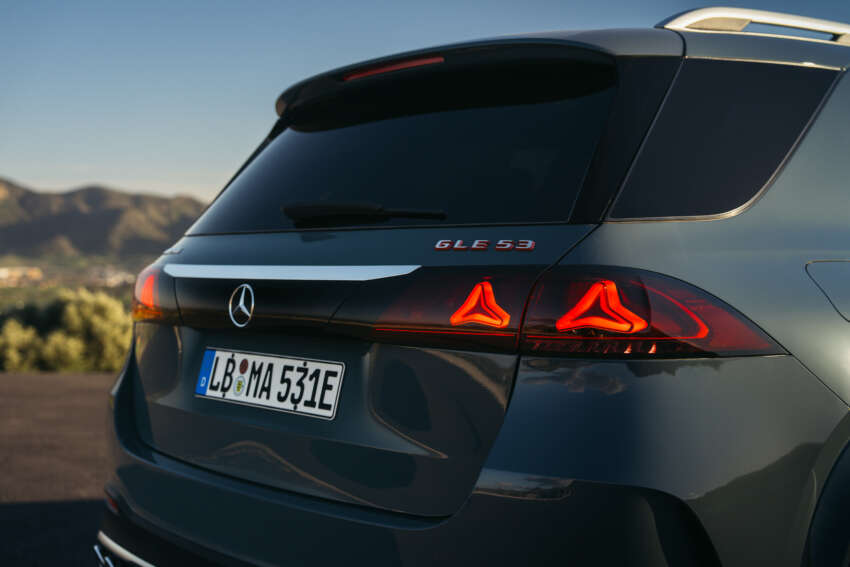 2026 Mercedes-Benz GLE, GLS facelifts – full-width Superscreen, 4.0L flat-plane V8; 585 PS AMG PHEV 2060019