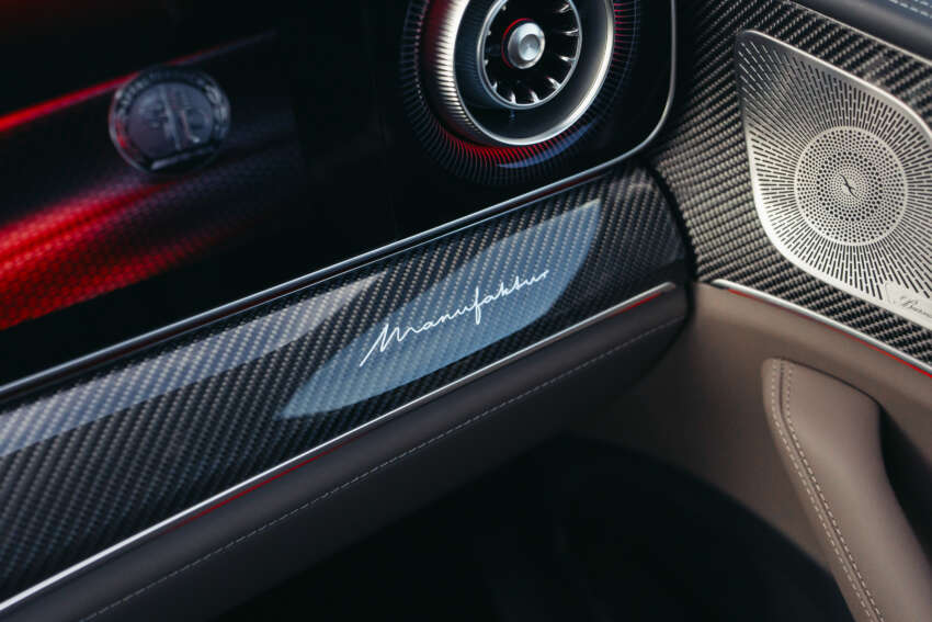 2026 Mercedes-Benz GLE, GLS facelifts – full-width Superscreen, 4.0L flat-plane V8; 585 PS AMG PHEV 2060028