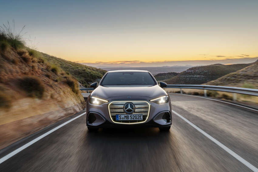 2026 Mercedes-Benz C-Class EV debuts – W520-gen with 800V tech, 330 kW DC, up to 800 km range WLTP 2069505