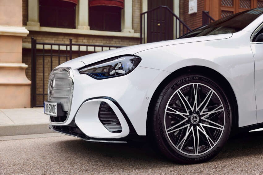 2026 Mercedes-Benz C-Class EV debuts – W520-gen with 800V tech, 330 kW DC, up to 800 km range WLTP 2069563