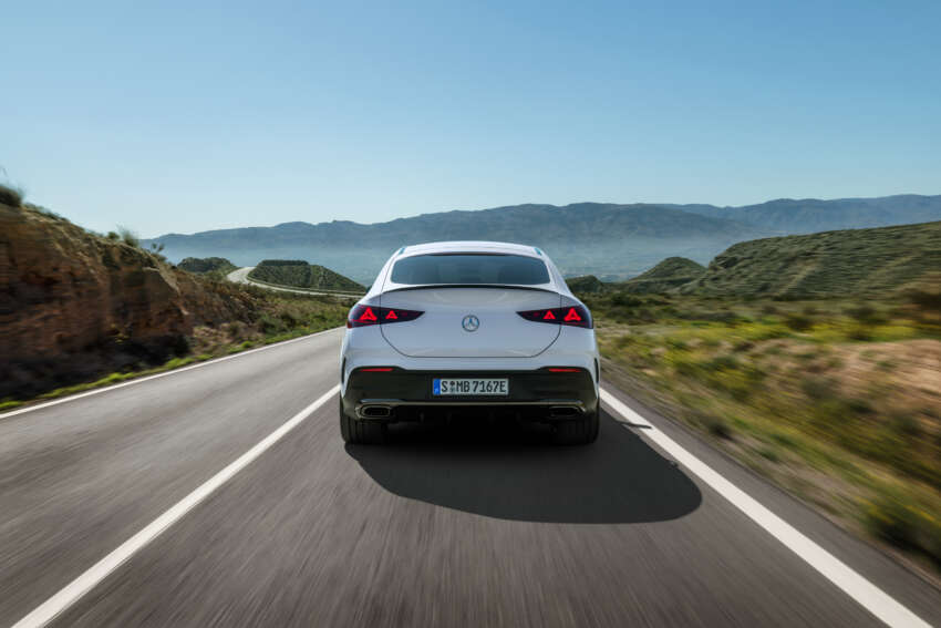 2026 Mercedes-Benz GLE, GLS facelifts – full-width Superscreen, 4.0L flat-plane V8; 585 PS AMG PHEV 2059939