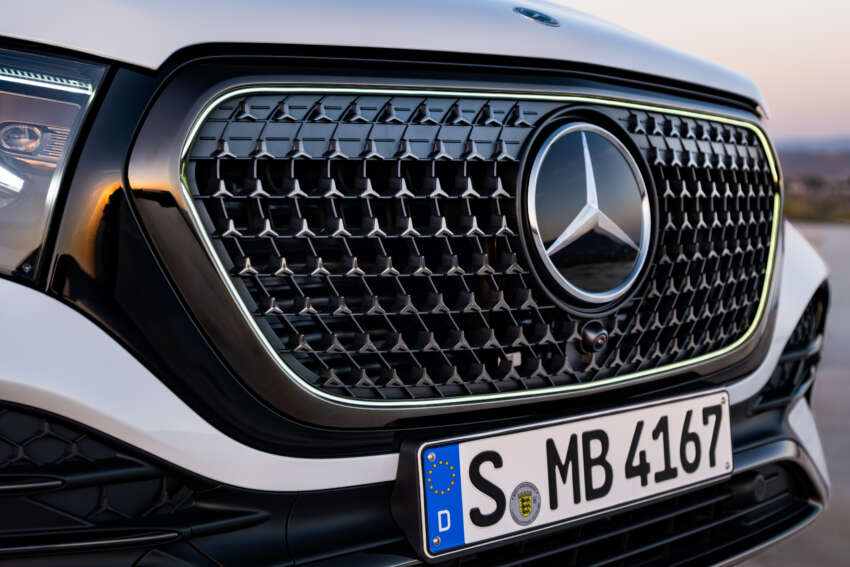 2026 Mercedes-Benz GLE, GLS facelifts – full-width Superscreen, 4.0L flat-plane V8; 585 PS AMG PHEV 2059840