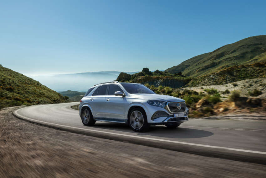 2026 Mercedes-Benz GLE, GLS facelifts – full-width Superscreen, 4.0L flat-plane V8; 585 PS AMG PHEV 2059846