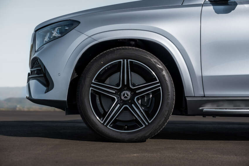 2026 Mercedes-Benz GLE, GLS facelifts – full-width Superscreen, 4.0L flat-plane V8; 585 PS AMG PHEV 2059881