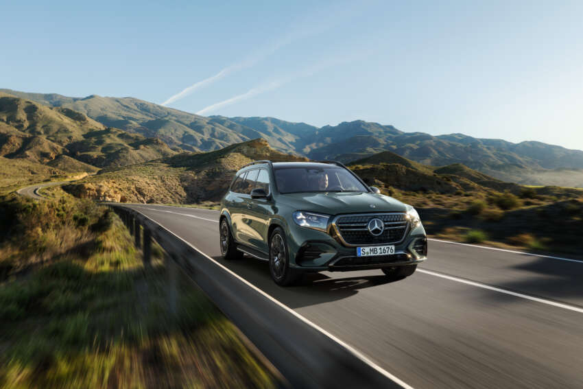 2026 Mercedes-Benz GLE, GLS facelifts – full-width Superscreen, 4.0L flat-plane V8; 585 PS AMG PHEV 2059895