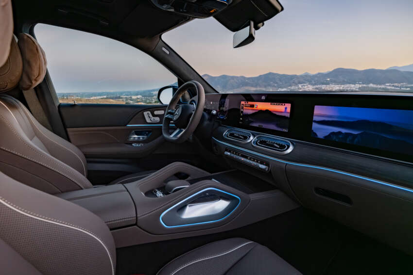 2026 Mercedes-Benz GLE, GLS facelifts – full-width Superscreen, 4.0L flat-plane V8; 585 PS AMG PHEV 2059910