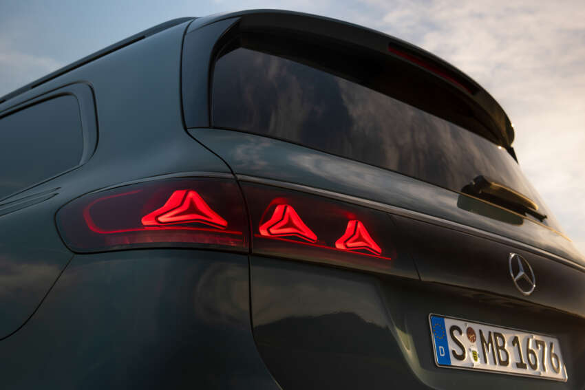 2026 Mercedes-Benz GLE, GLS facelifts – full-width Superscreen, 4.0L flat-plane V8; 585 PS AMG PHEV 2059919