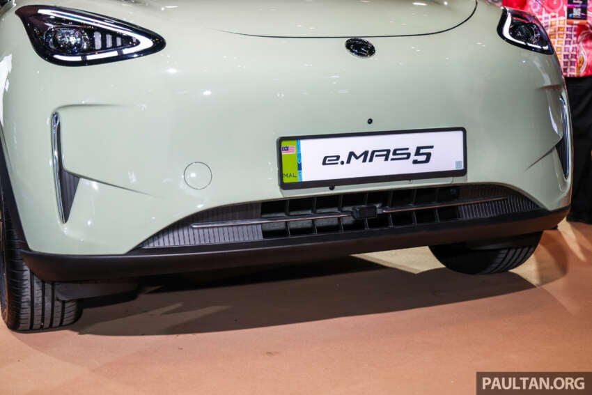 Proton eMas 5 gets new Jade Green colour – available on Prime and Premium with dark interior, same price 2074219