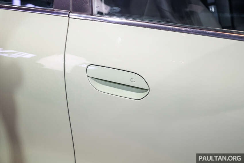 Proton eMas 5 gets new Jade Green colour – available on Prime and Premium with dark interior, same price 2074228