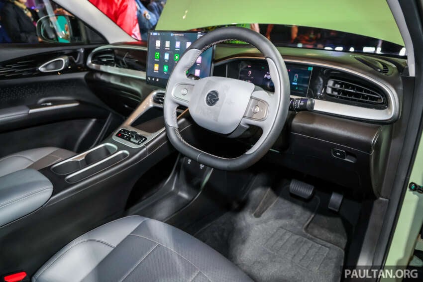Proton eMas 5 gets new Jade Green colour – available on Prime and Premium with dark interior, same price 2074235