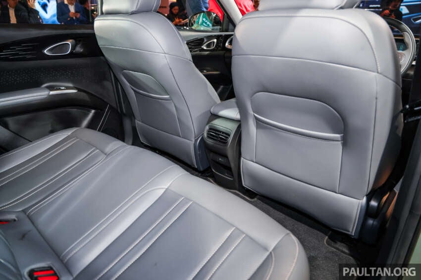 Proton eMas 5 gets new Jade Green colour – available on Prime and Premium with dark interior, same price 2074243