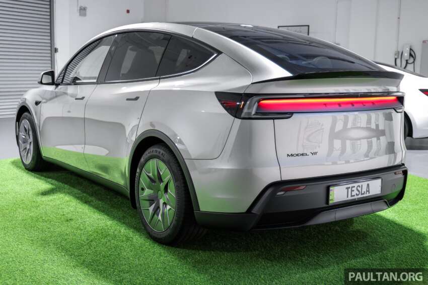 Tesla Model Y L dilancar di Malaysia – jarak roda lebih jauh, 6-tempat duduk, anggaran RM260k; Q2 2026 2059634